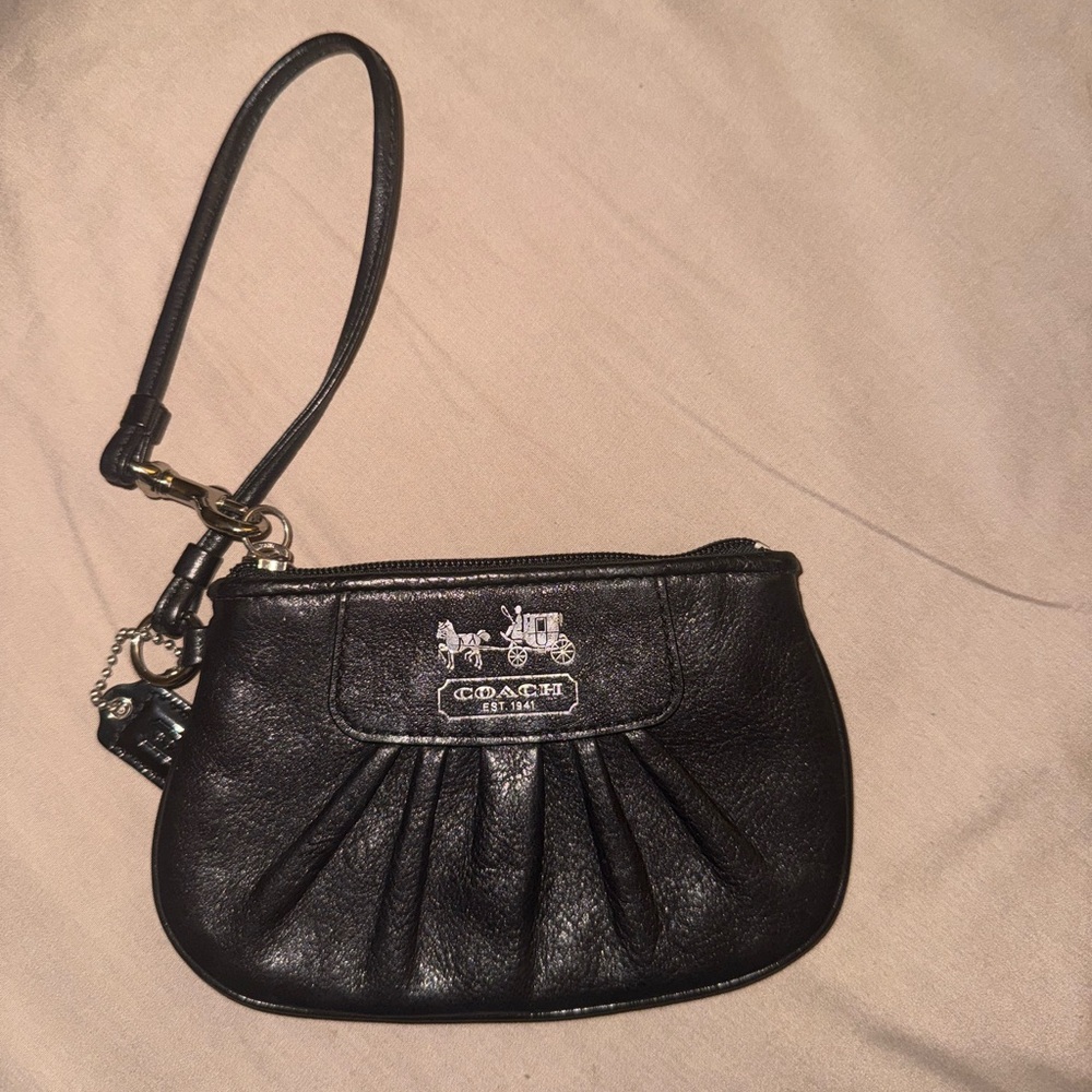 Coach Black Leather Pleated Wristlet Purse – Horse & Carriage Logo Purple Lining - Picture 2 of 7
